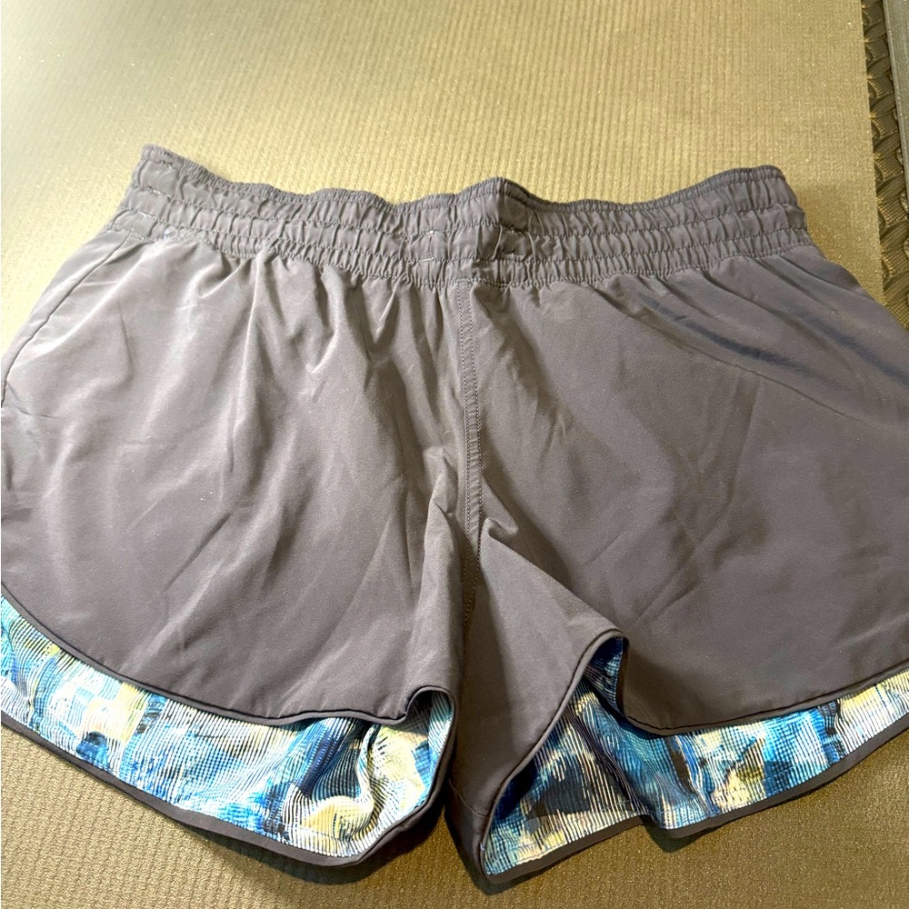 Reversible lululemon size 10 shorts. EUC
